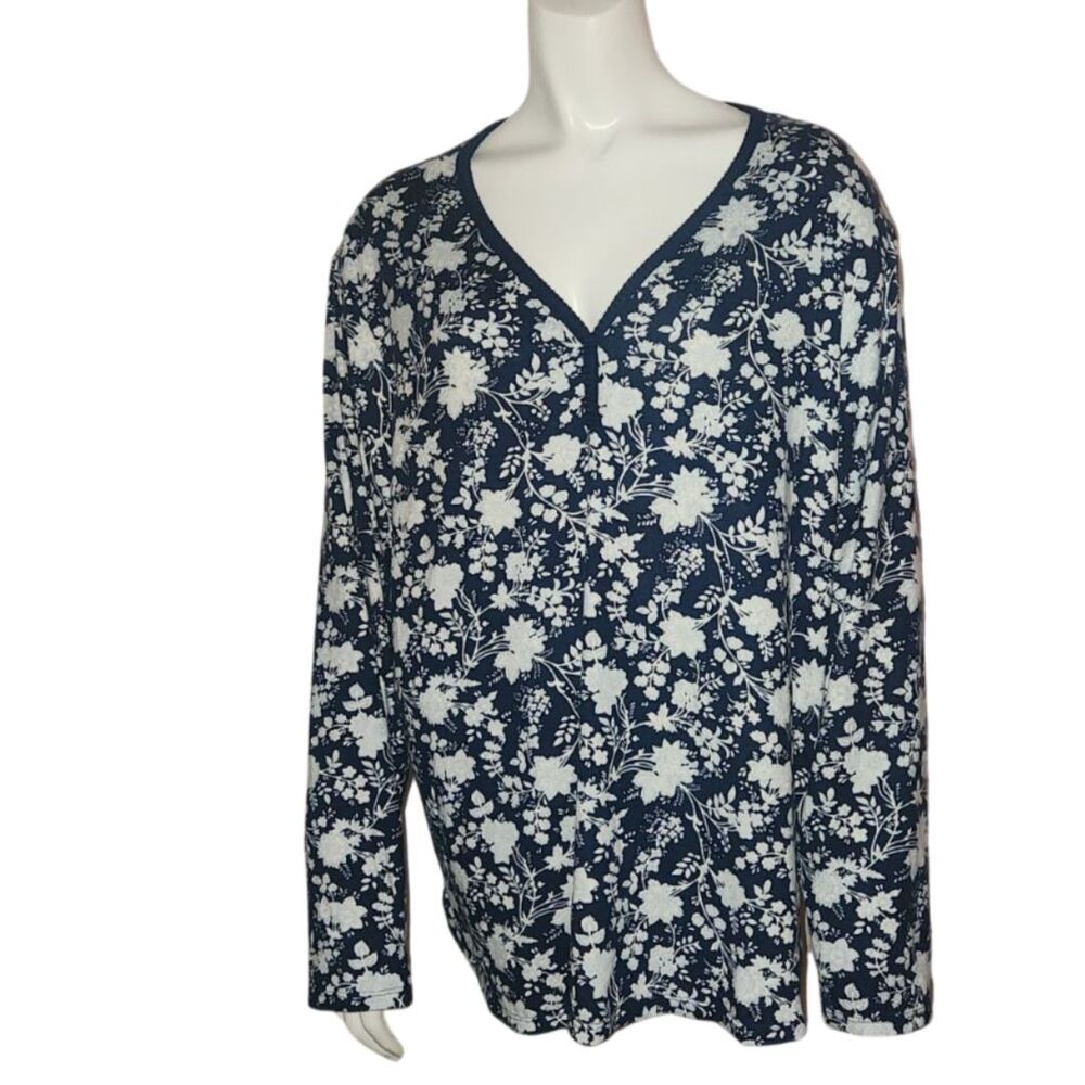 Lands End Navy Blue and White Floral Print Long Sleeve V Neck Pajama Top Size 1X
